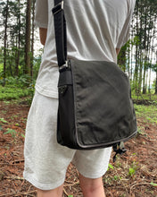 画像をギャラリービューアに読み込む, PRADA synthetic leather piping shoulder bag