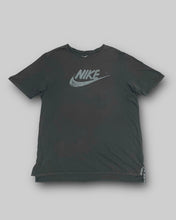 画像をギャラリービューアに読み込む, Nike olive slit tee