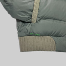 画像をギャラリービューアに読み込む, 2005’s Nike ACG deformation pattern down jacket