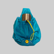 画像をギャラリービューアに読み込む, Nike light blue nylon body bag