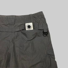 画像をギャラリービューアに読み込む, 2009’s Nike multi pocket cargo shorts