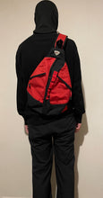 画像をギャラリービューアに読み込む, 00’s Nike red multi pocket one shoulder bag