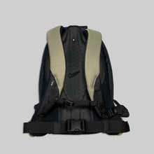 画像をギャラリービューアに読み込む, 00’S Nike epic hardshell backpack