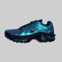 画像をギャラリービューアに読み込む, Nike airmax plus throwback future pack