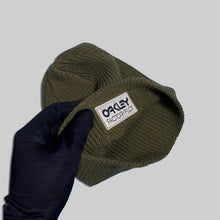 画像をギャラリービューアに読み込む, Oakley "FACTORY PILOT" beanie