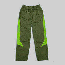 画像をギャラリービューアに読み込む, 2006’s Nike green line nylon pants