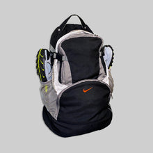 画像をギャラリービューアに読み込む, Nike gray / black  mesh pocket bag pack