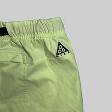 画像をギャラリービューアに読み込む, 2019'S Nike acg fluorescent color multi pocket shorts