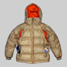 画像をギャラリービューアに読み込む, 2005’s Nike reversible ventilation down