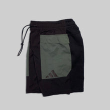 画像をギャラリービューアに読み込む, Adidas nylon & cotton two-sided flap pocket shorts