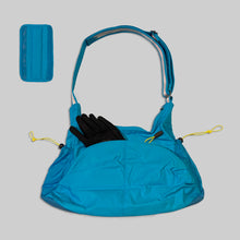 画像をギャラリービューアに読み込む, Nike light blue nylon body bag
