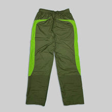 画像をギャラリービューアに読み込む, 2006’s Nike green line nylon pants
